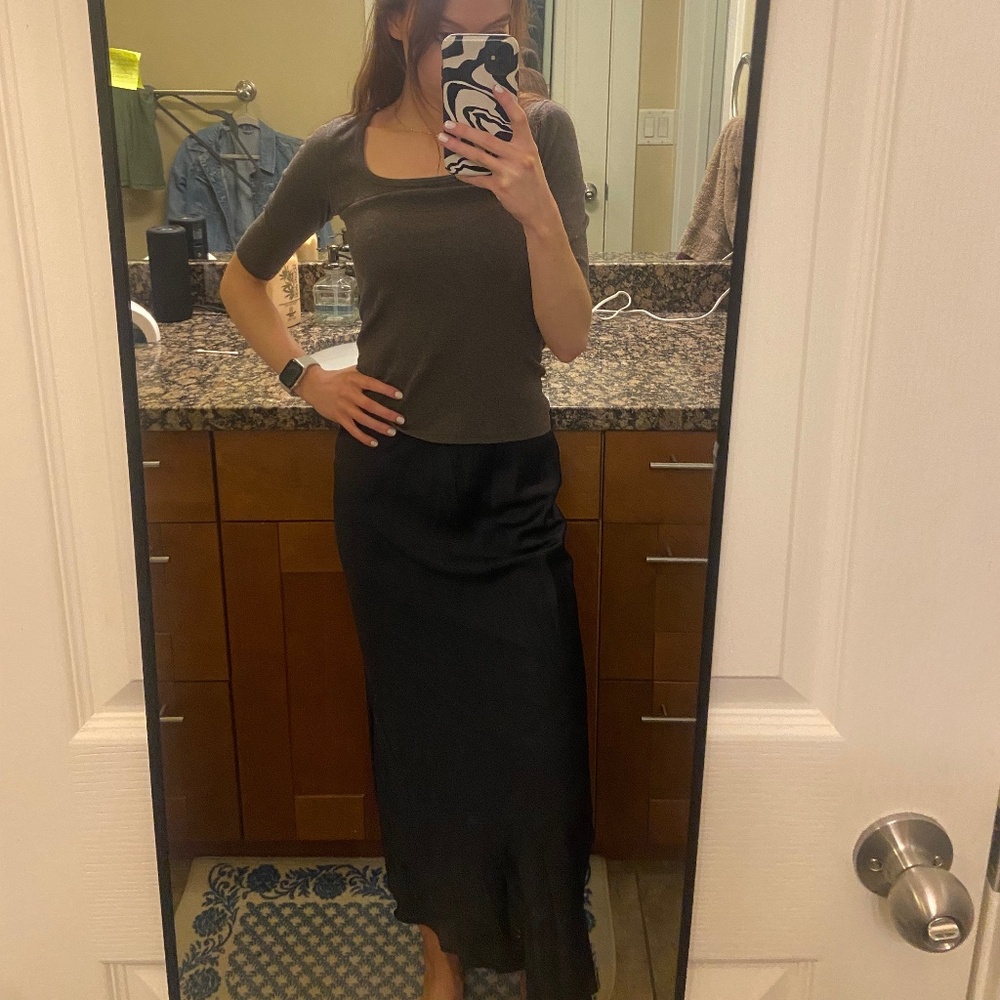 New with tags abercrombie silk maxi skirt black